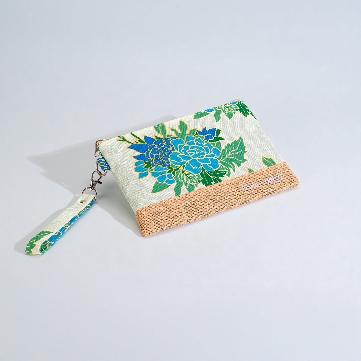 Pouch With Zip 001