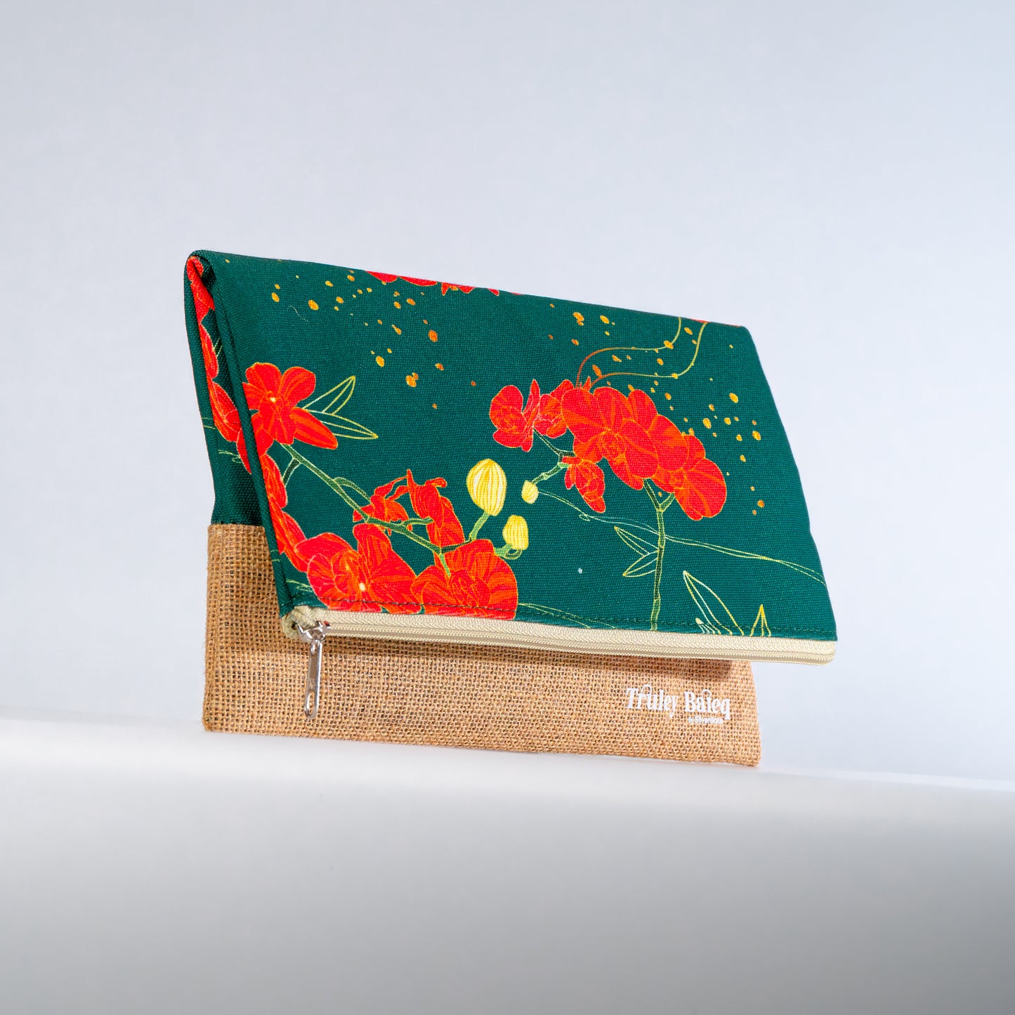 Foldable Pouch With Zip