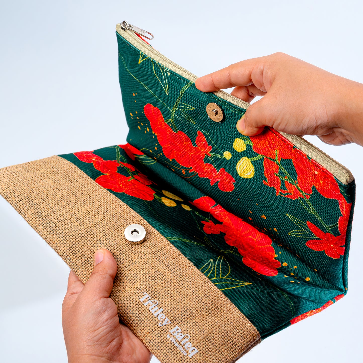 Foldable Pouch With Zip