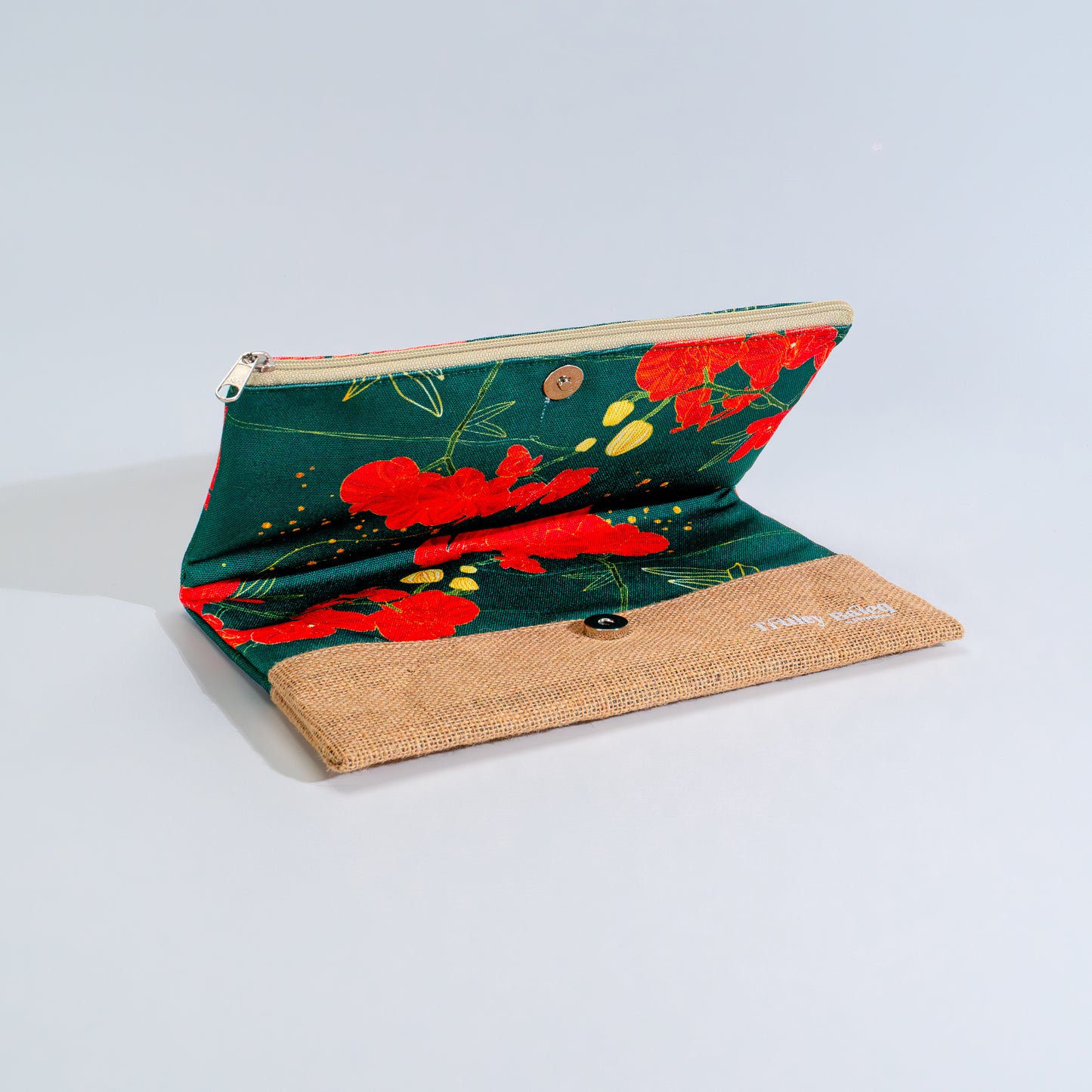 Foldable Pouch With Zip