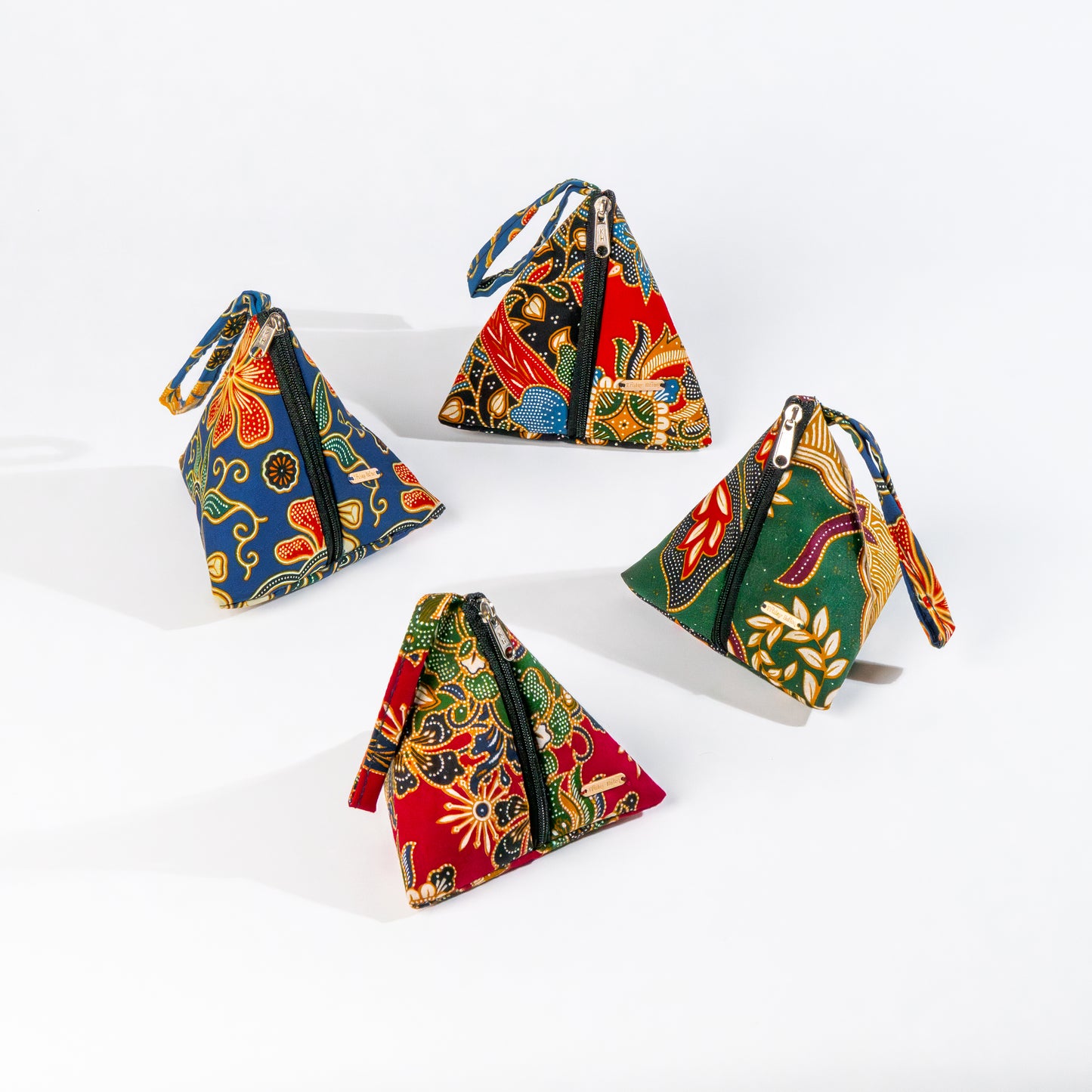 Pyramid Pouch 001