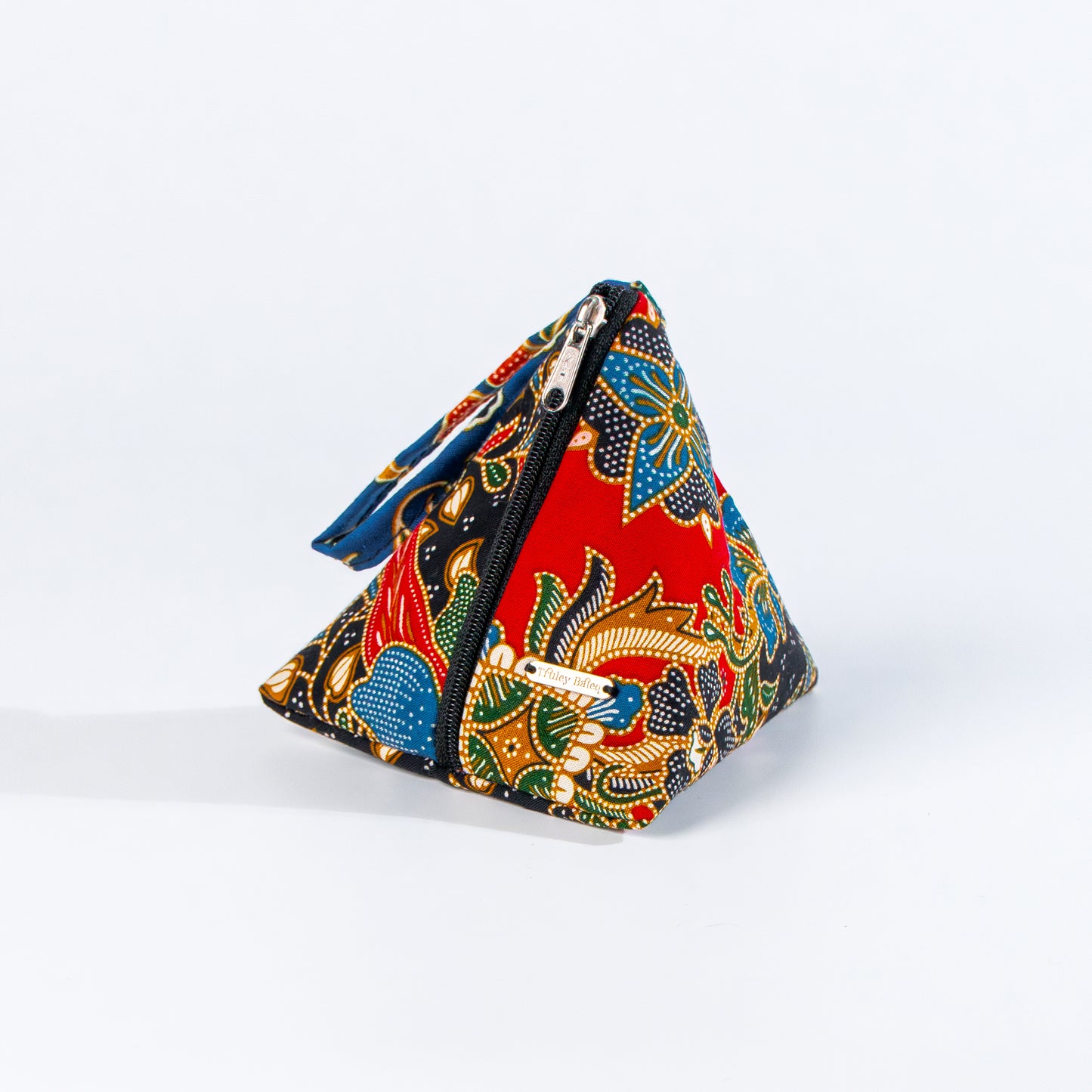 Pyramid Pouch 001
