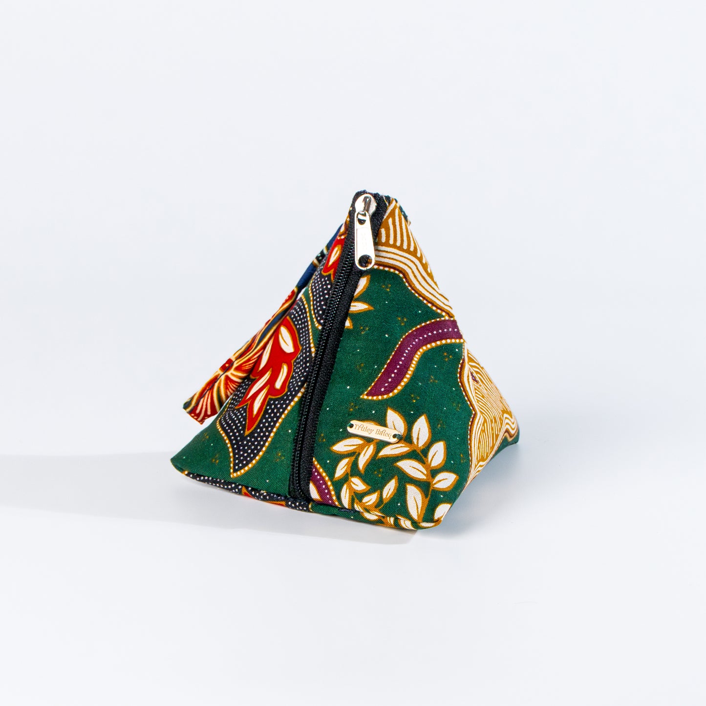 Pyramid Pouch 001